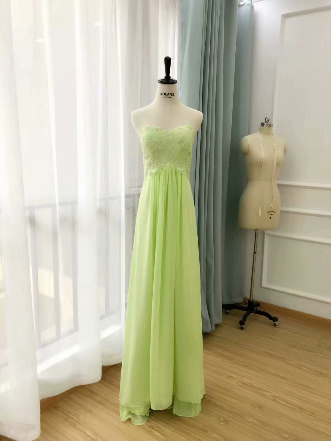 大合唱服裝