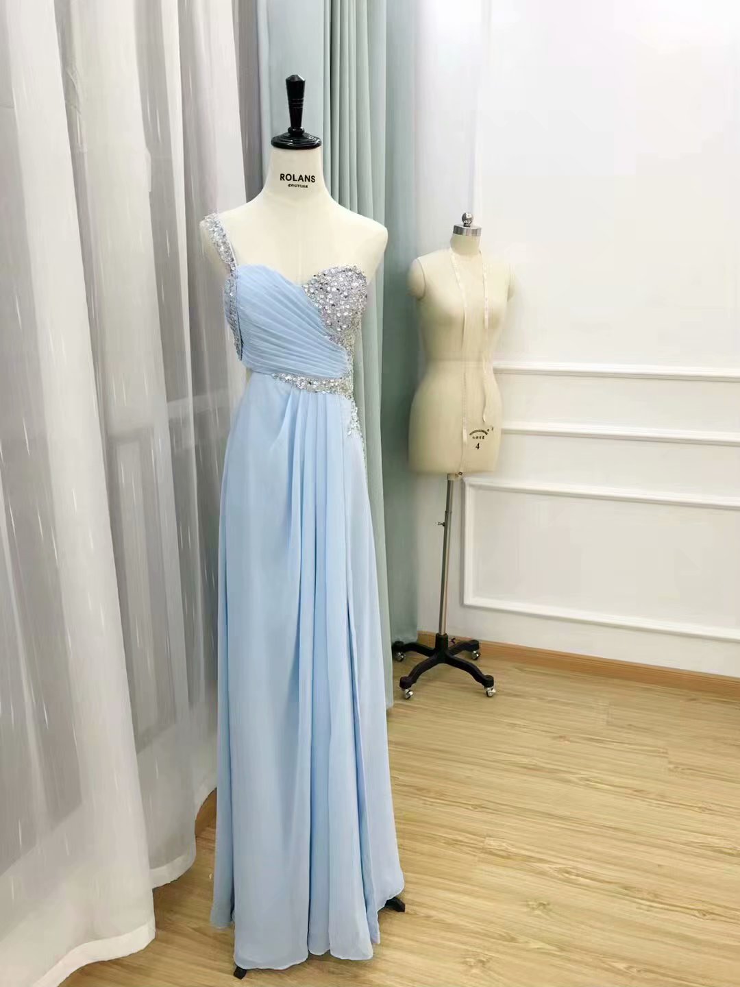 大合唱服裝
