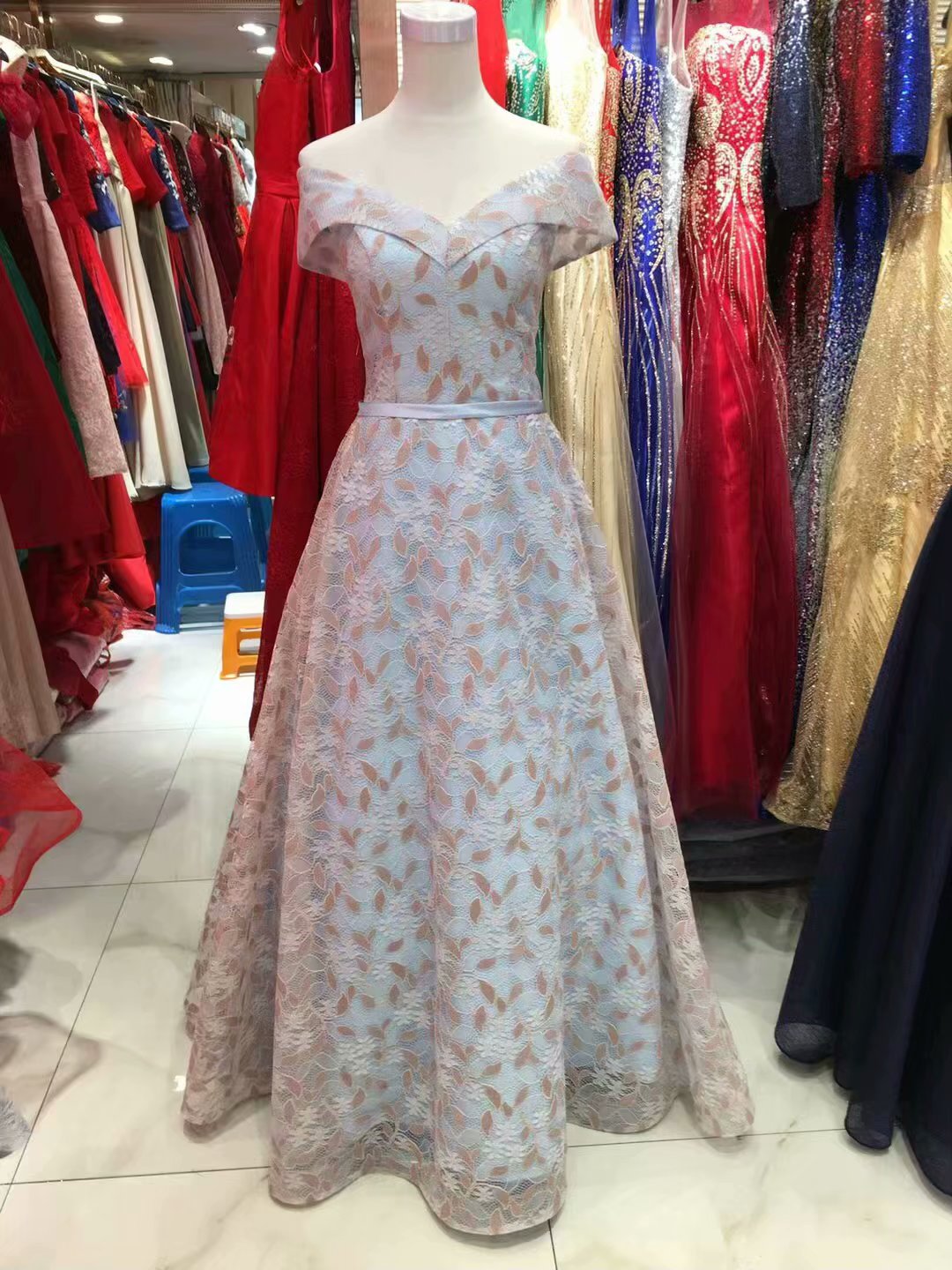 大合唱服裝